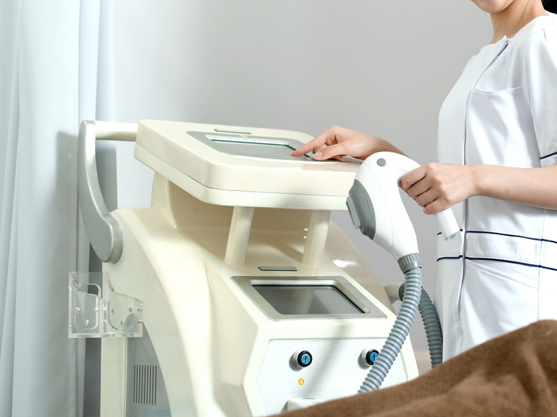 レーザー治療などの自費診療も対応しています